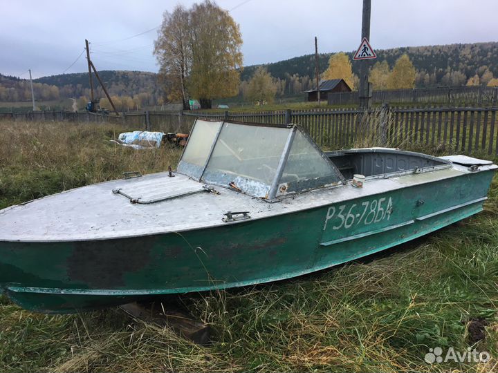 Моторная лодка Прогресс 2М