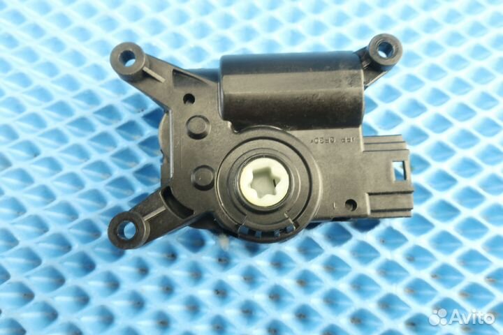 Моторчик заслонки печки VAG 5Q0907511K