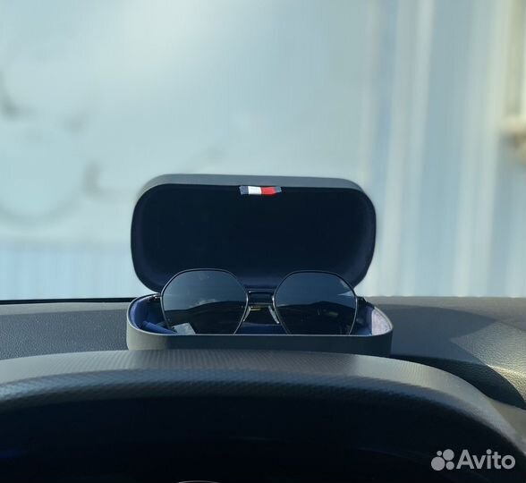 Солнцезащитные очки tommy hilfiger оригинал