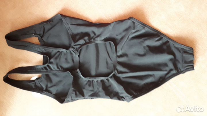 Продам новый купальник для плавания