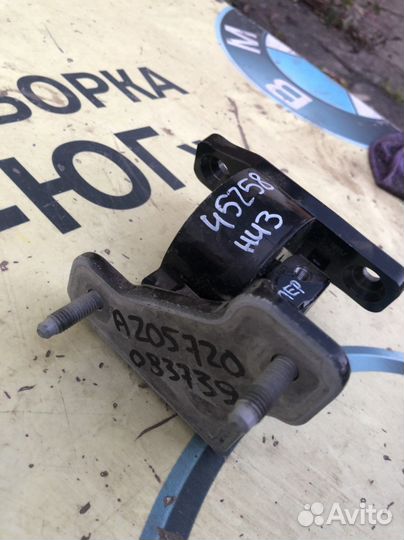 Mercedes W205 комплект петель двери RH перед