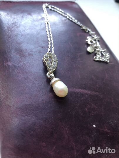 Подвеска с жемчугом на цепочке
