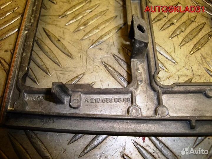 Рамка магнитолы Mercedes Benz W210 A2106830508