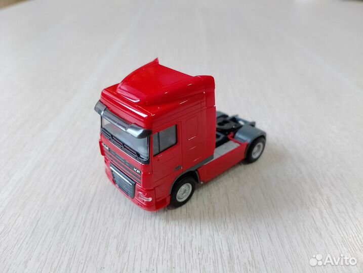 684) Тягач DAF XF 105 SC ZM