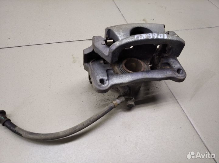 Суппорт задний левый Fortuner 2015