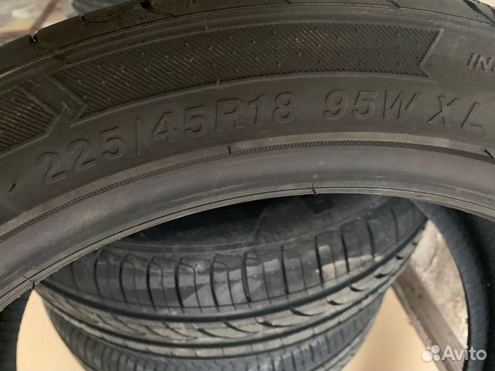Roadmarch Prime UHP 08 225/45 R18 95W
