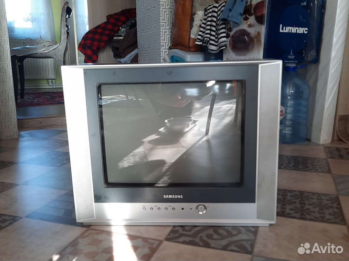 Телевизор samsung