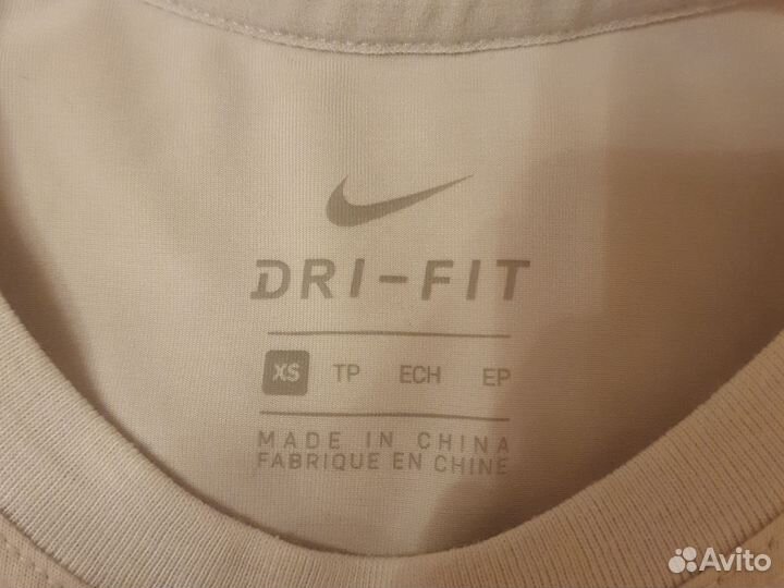 Nike топ спортивный