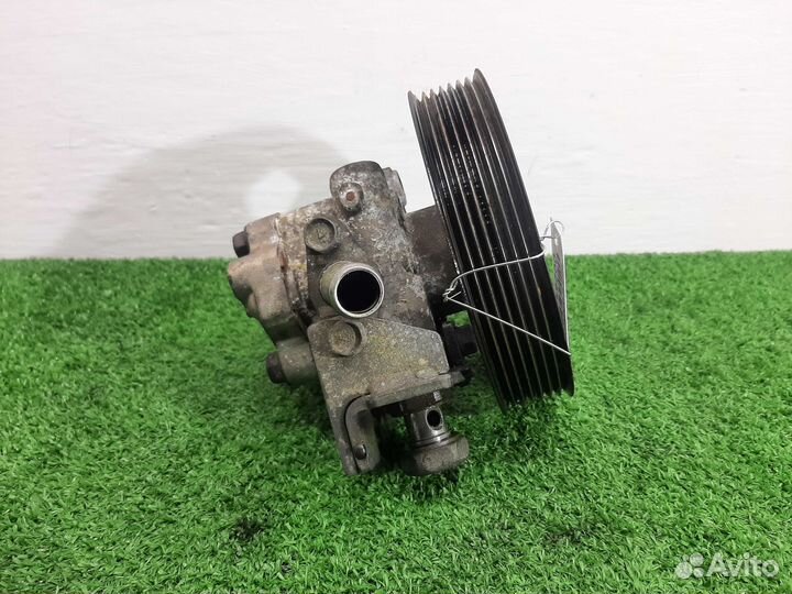 Б/У Б/У Насос гур 211210261LA0AC nissan