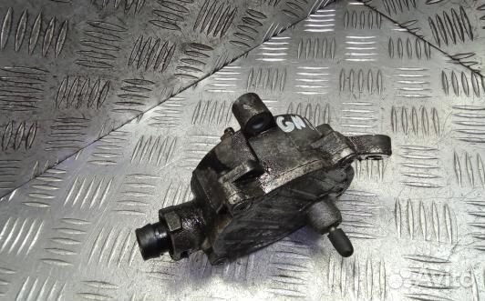 Насос вакуумный volvo S80 2 (GNI05KX01)