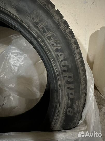 Goodyear UltraGrip 8 285/45 R20