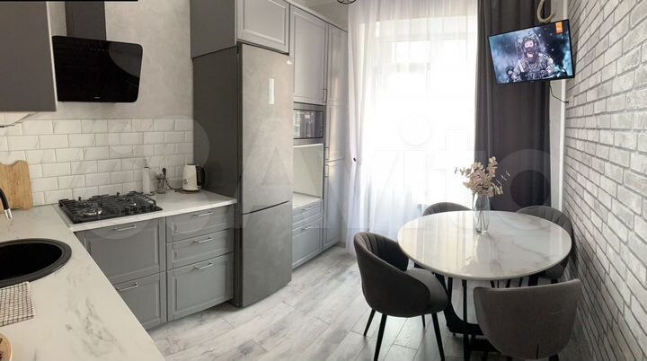 1-к. квартира, 42 м², 4/4 эт.