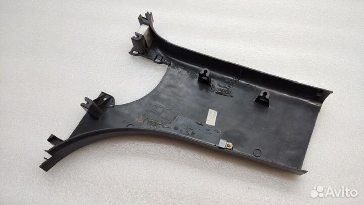 Обшивка центральной стойки правая Subaru Tribeca