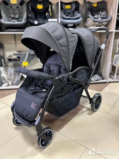 Прогулочная коляска для двойняшек