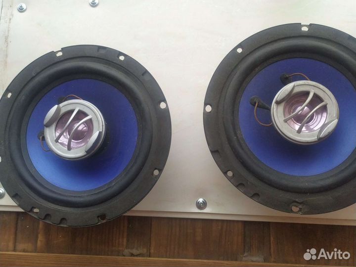 Динамики на авто maxwatt