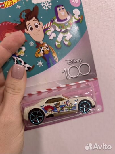 Машинка hot wheels disney