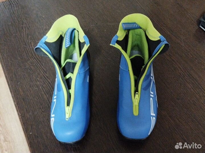 Лыжные ботинки spine