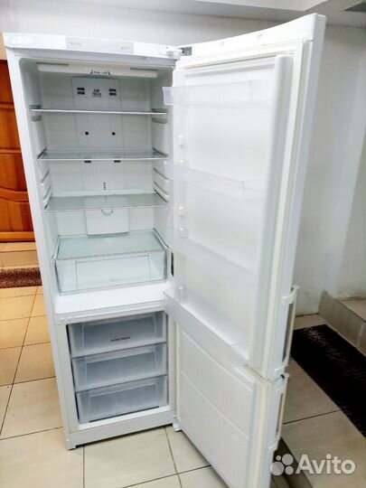 Холодильник Ноуфрост Хотпоинт аристон/Гарантия/Дос