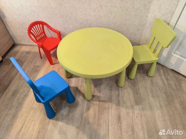 Детский стол и два стула IKEA Mammut