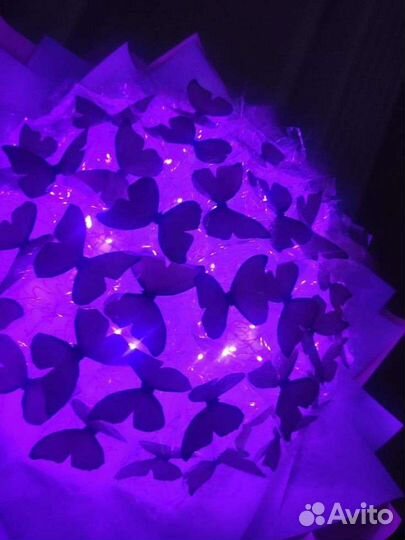 Светящийся букет из бабочек