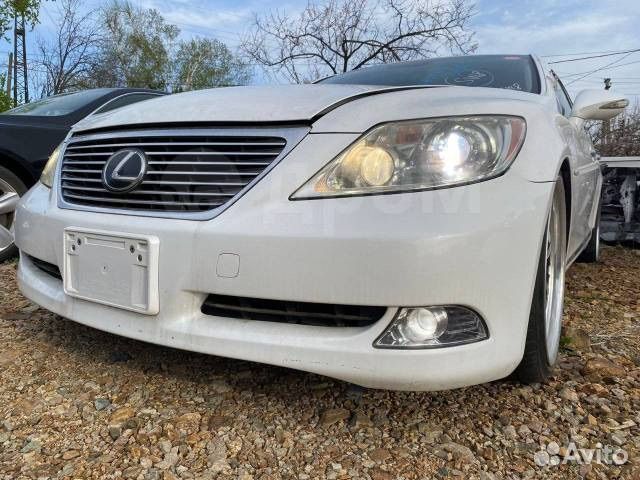 Бампер передний Lexus LS460