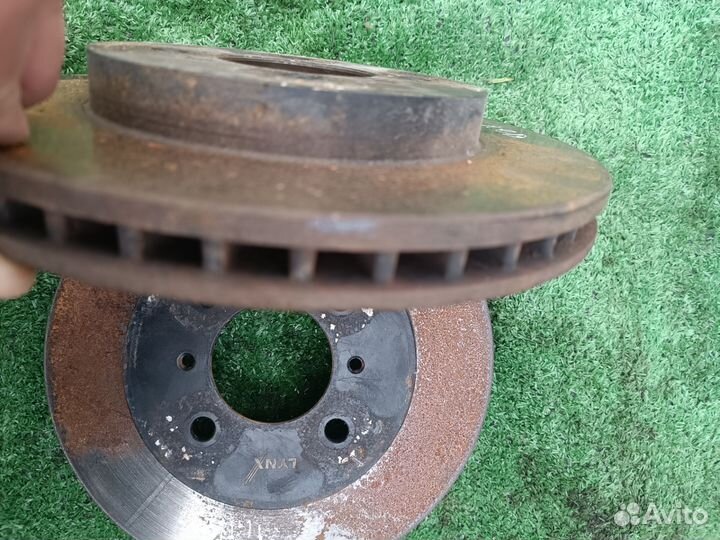 Диск тормозной передний Mitsubishi lancer Cedia