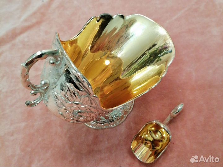 Антикварная сахарница