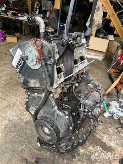 Двигатель Skoda CDA 1.8 06J100035HX 2010