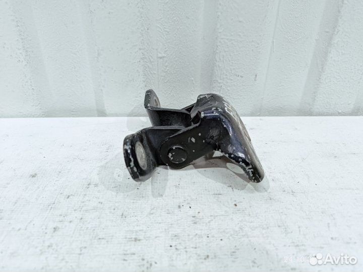 Петля двери нижняя передняя правая Lexus Es250