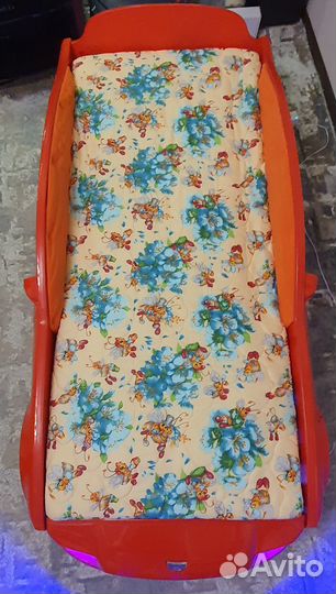 Детская кровать-машина 