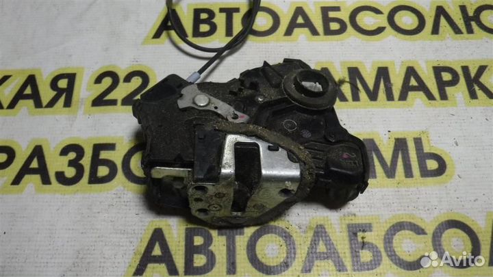 Замок двери передней правой Toyota Corolla (E150)
