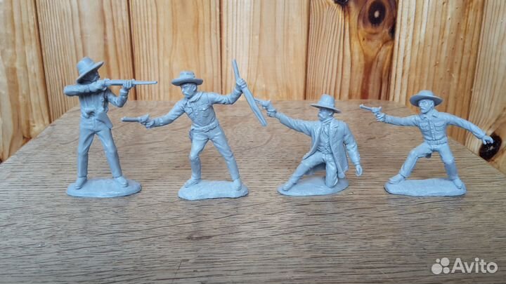 Ковбои и герои Дикого Запада.8 фигур tssd США 2012