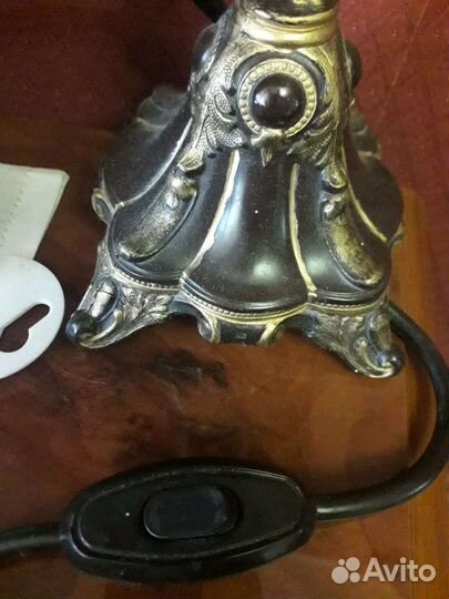 Настольная лампа