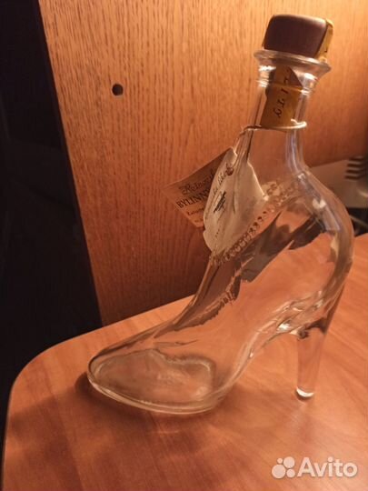 Бутылка (Чехия) в форме изящной туфельки c пробкой