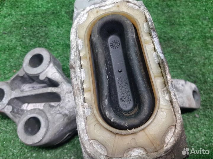 Опора (подушка) двигателя левая Opel Zafira C 2014