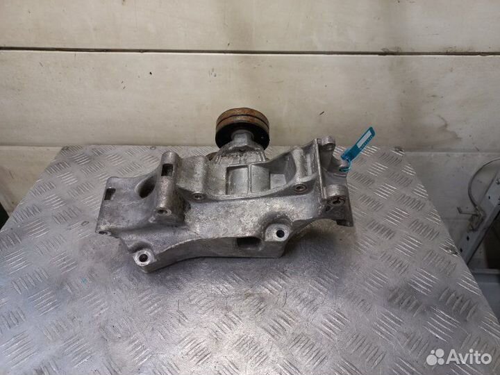 Кронштейн генератора Volkswagen Bora 1.6 AZD