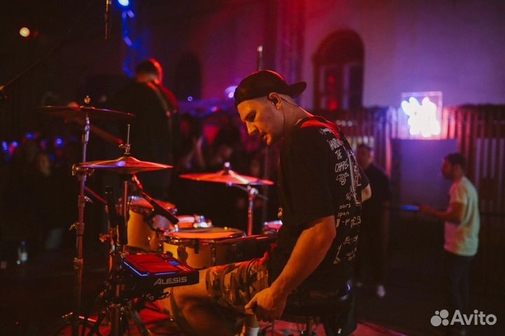 Преподаватель по барабанам