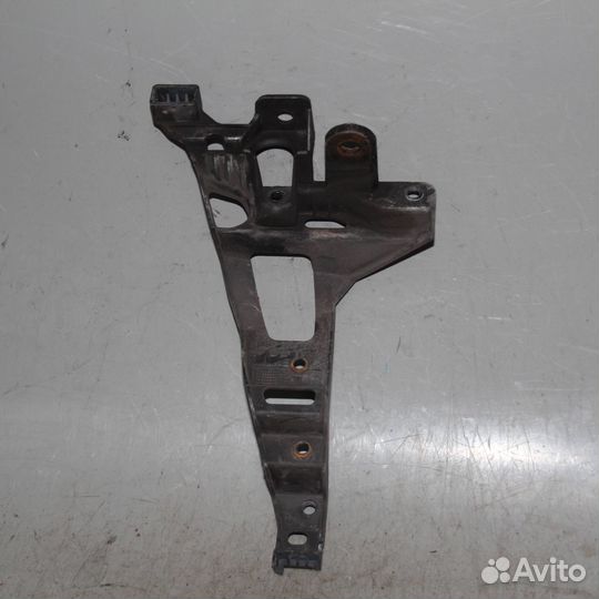 Кронштейн решетки радиатора левый honda Civic 5D