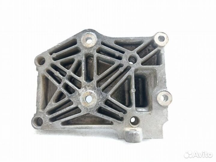 Кронштейн генератора Nissan Almera N16