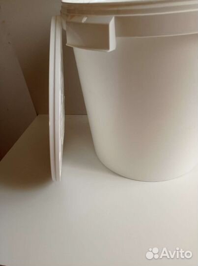 Ведро пластиковое с крышкой 30 литров б.у