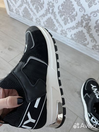 Кроссовки Dkny