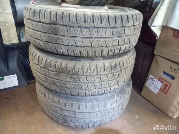 Kumho Winter PorTran CW51 205/70 R15C 106R