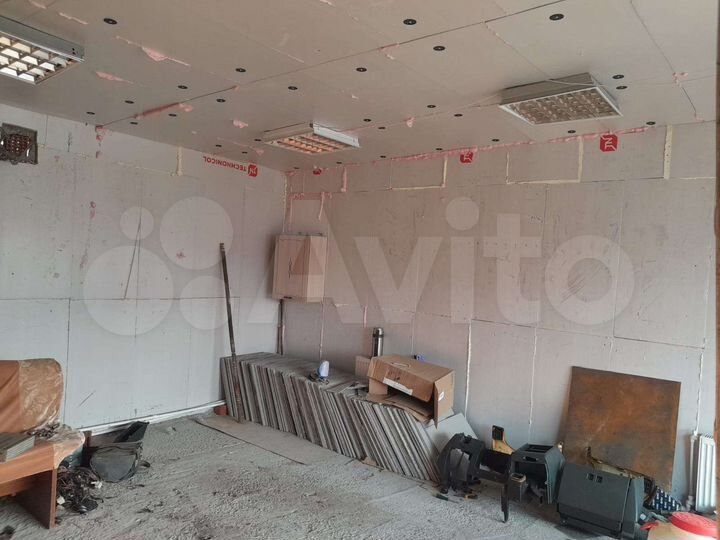 Гараж, > 30 м²