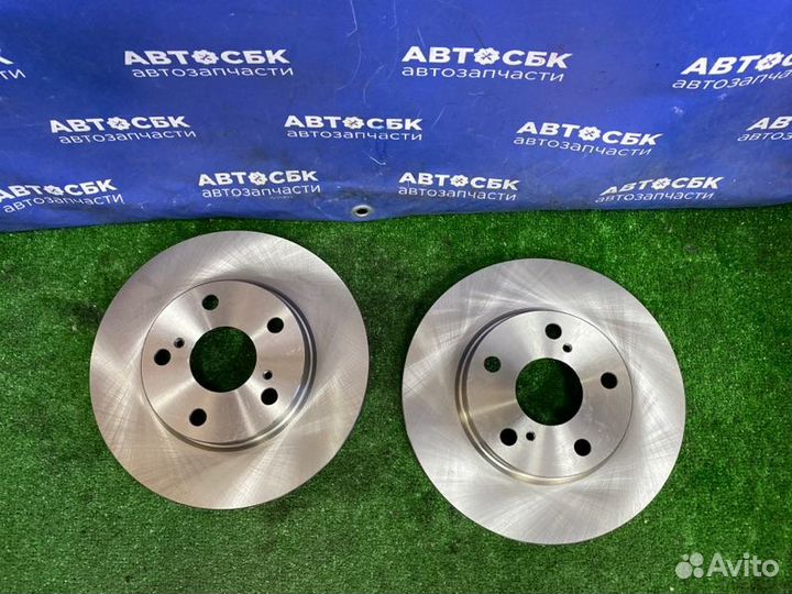 Тормозной диск передний Toyota Auris ZZE150