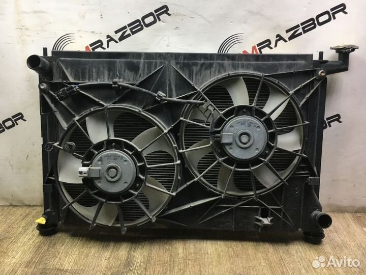 Радиатор Toyota Isis I рестайлинг (2009—2018)