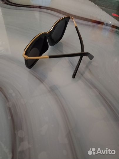 Солнцезащитные очки