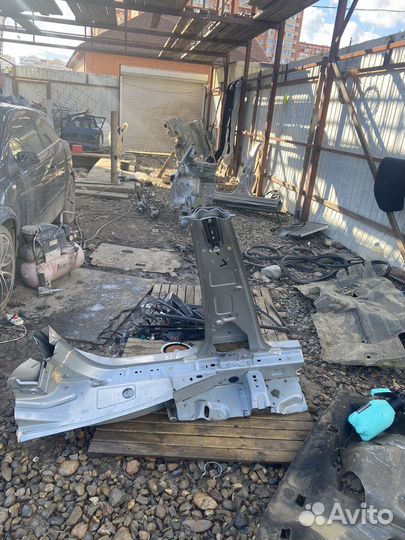 Порог левый с средней стойкой Citroen DS 5