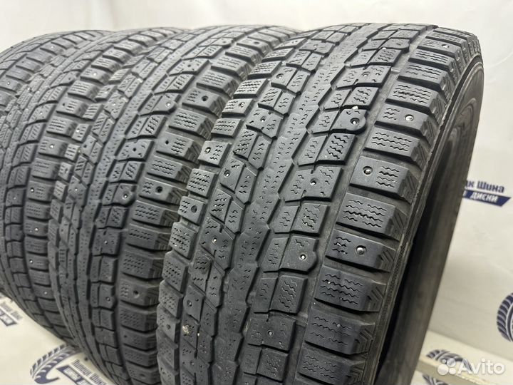 Dunlop SP Winter Ice 01 215/65 R16 102T