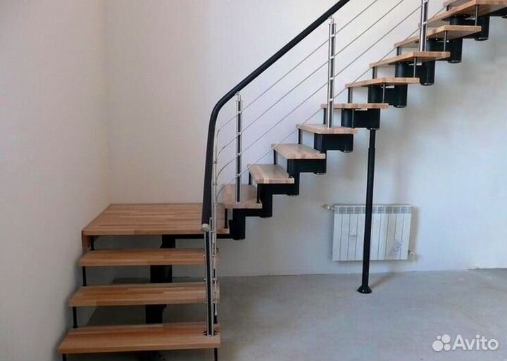 Лестница на металлокаркасе закрытого типа