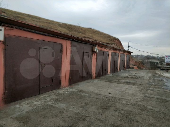 Гараж, > 30 м²